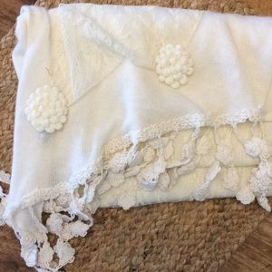 White lace/Knit scarf